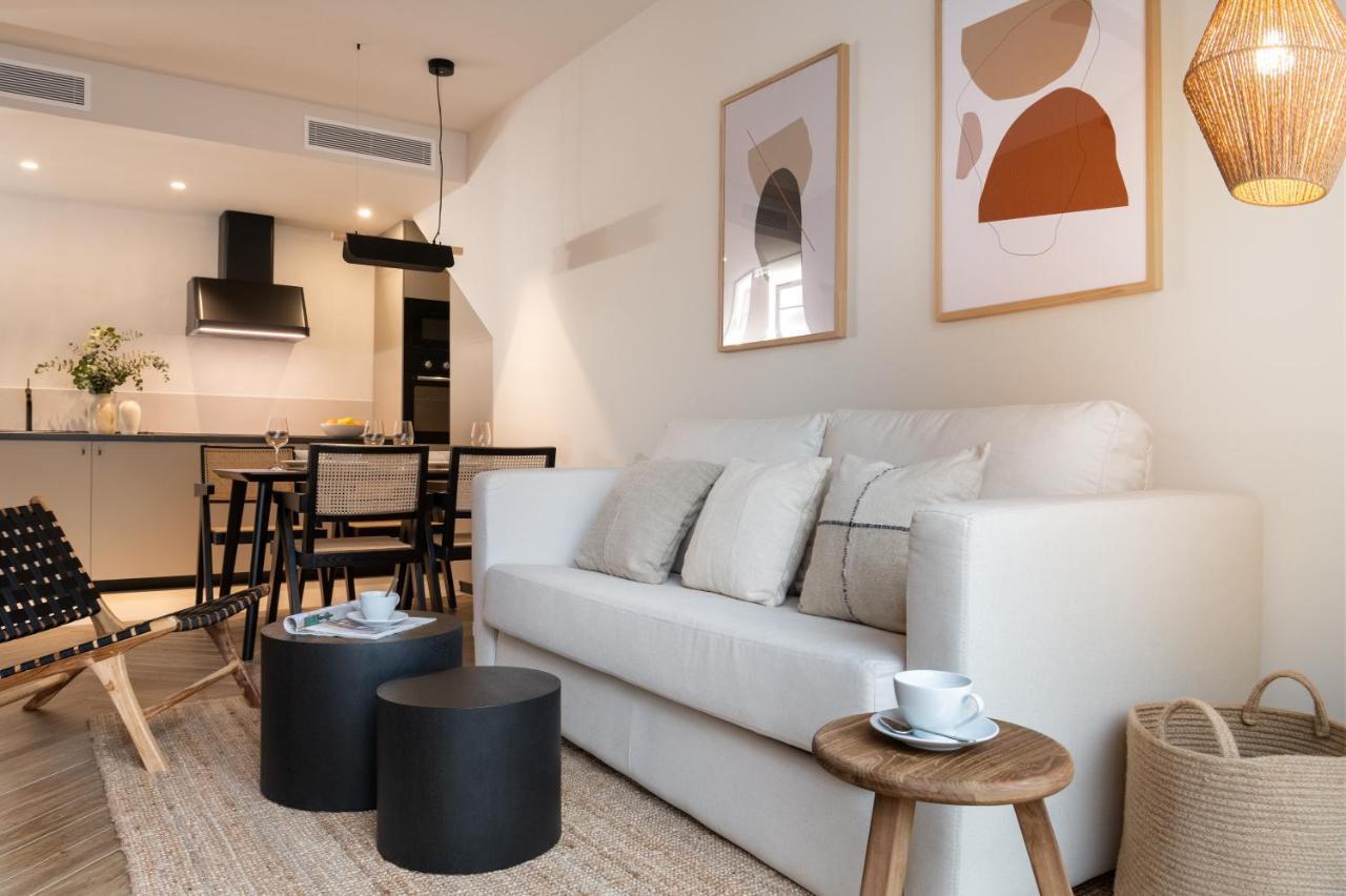 Magno Apartments Robles With Jacuzzi And Private Parking Севилья Экстерьер фото