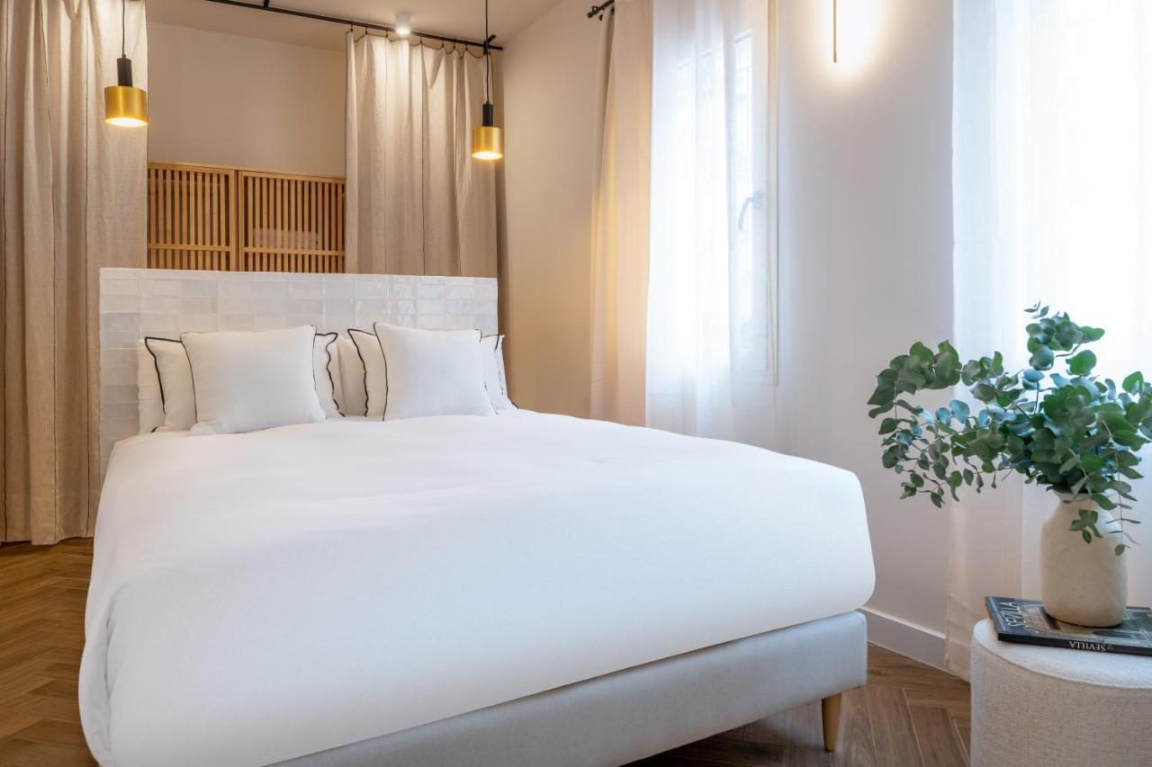 Magno Apartments Robles With Jacuzzi And Private Parking Севилья Экстерьер фото