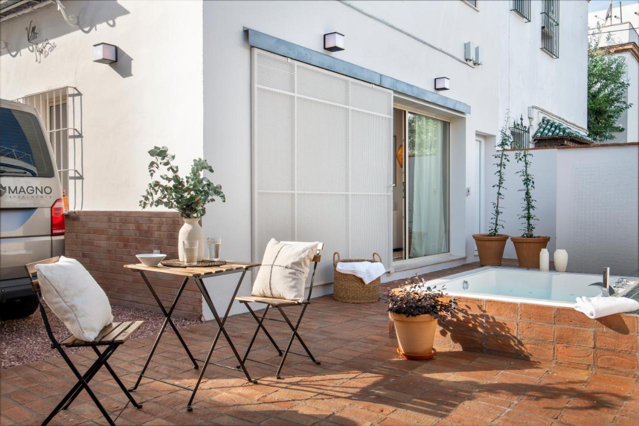 Magno Apartments Robles With Jacuzzi And Private Parking Севилья Экстерьер фото